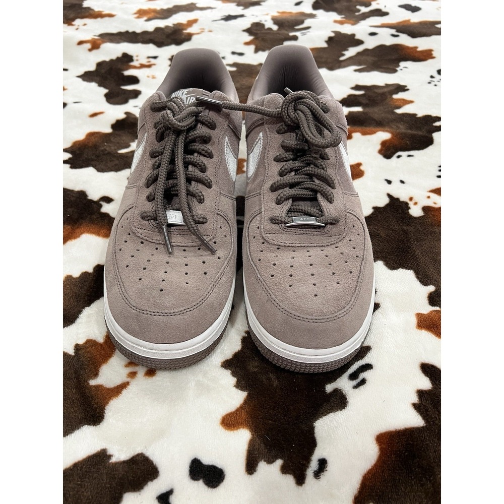 Men's Nike Air Force 1 '07 LV8 Brown sneakers suede upper braided laces Sz 10.5
